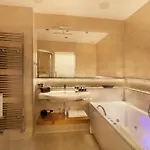 City Residence Apartment Hotel 4*