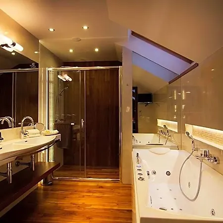 City Residence Apartment Hotel 4*
