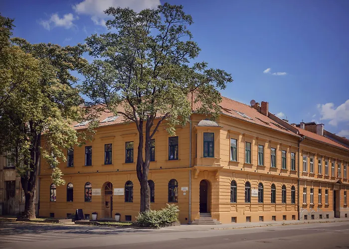 City Residence Apartment Hotel 4*